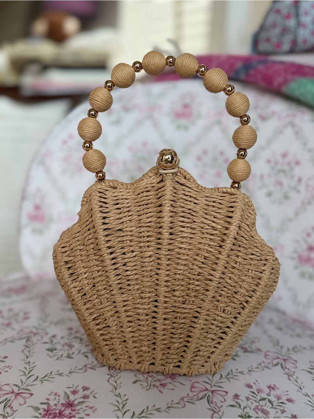 Woven Shell-Shape Straw Handbag in Tan